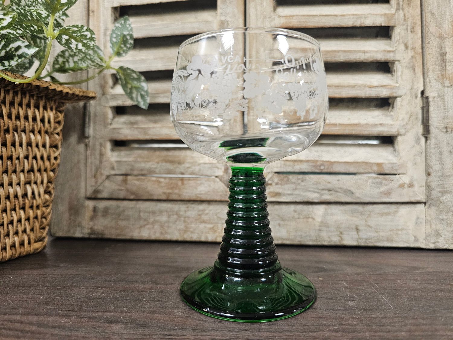 Roemer wijnglazen 0.1 liter met druivenrank op het glas