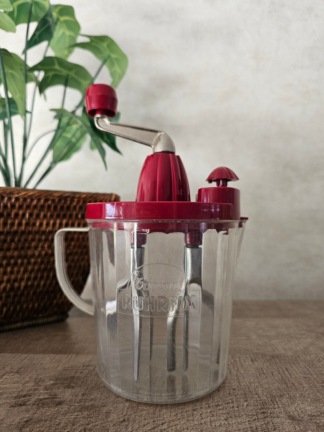 Vintage Ruhrfix slagroomklopper bordeauxrood