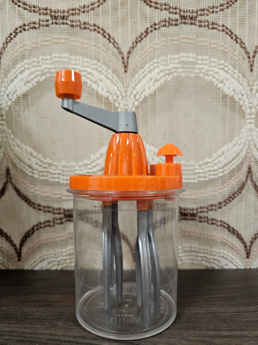 Vintage Ruhrfix slagroomklopper in oranje met kunststof kom