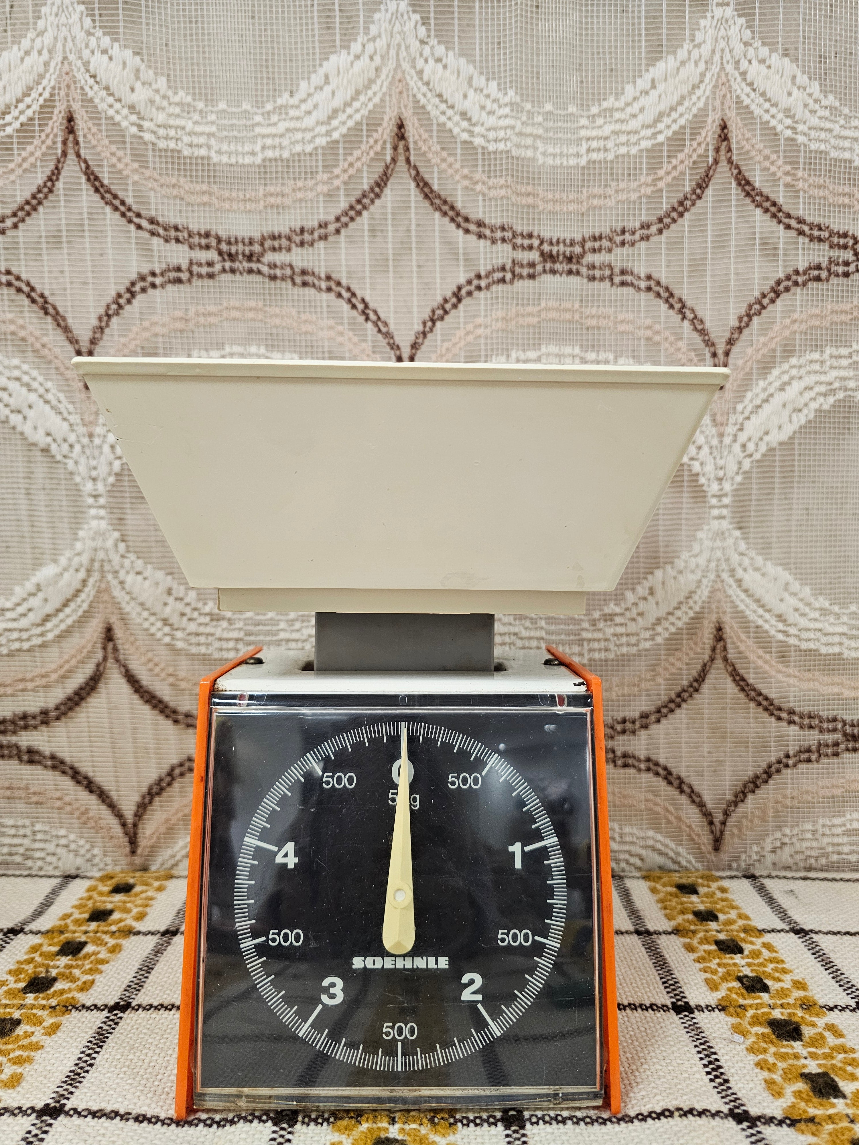 Vintage Soehnle keukenweegschaal oranje analoog en losse schaal
