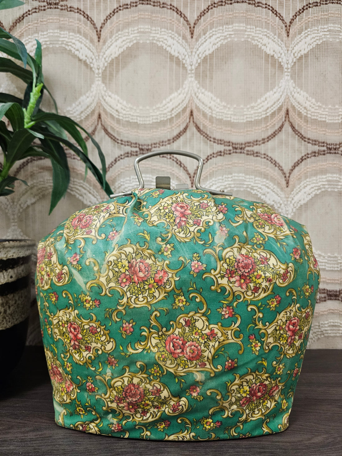 Vintage theebeurs met knip – groene stof met bloemen – jaren ’60 