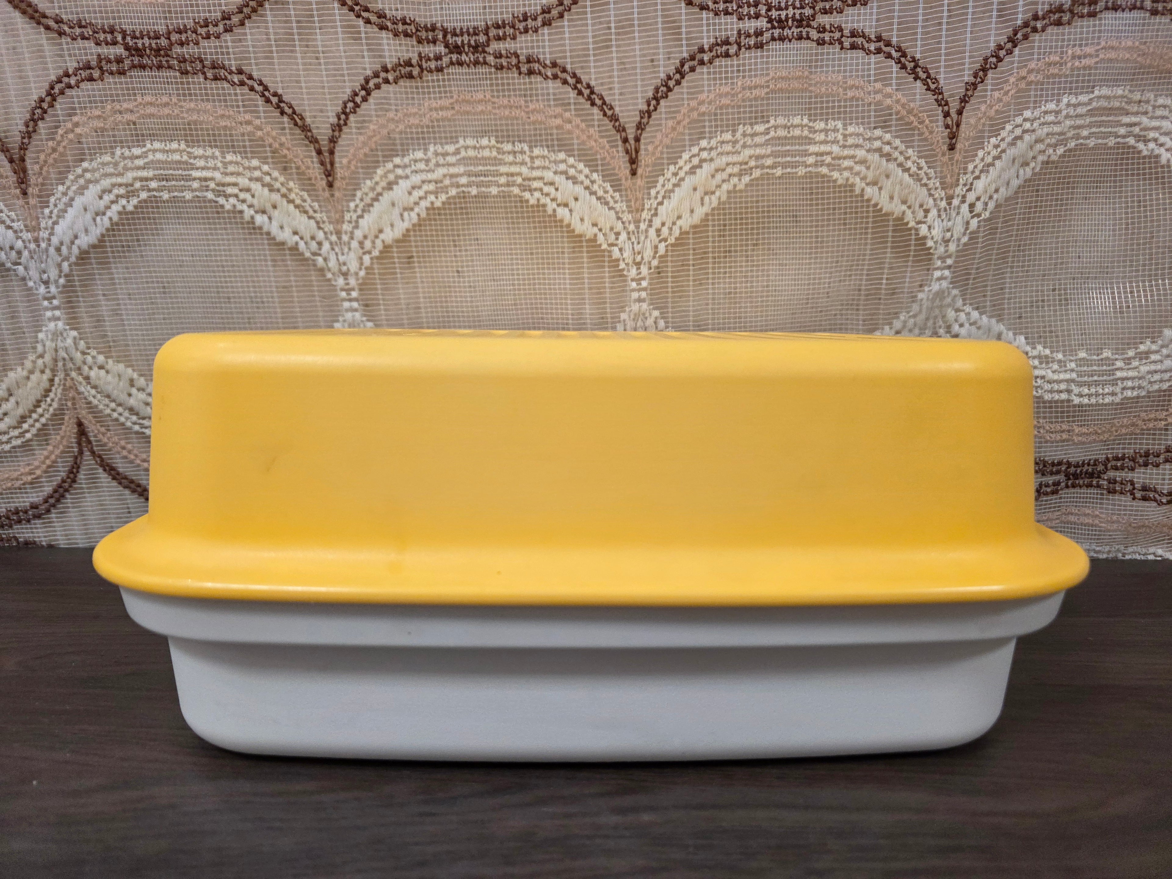 Tupperware Kornuit broodtrommel geel

