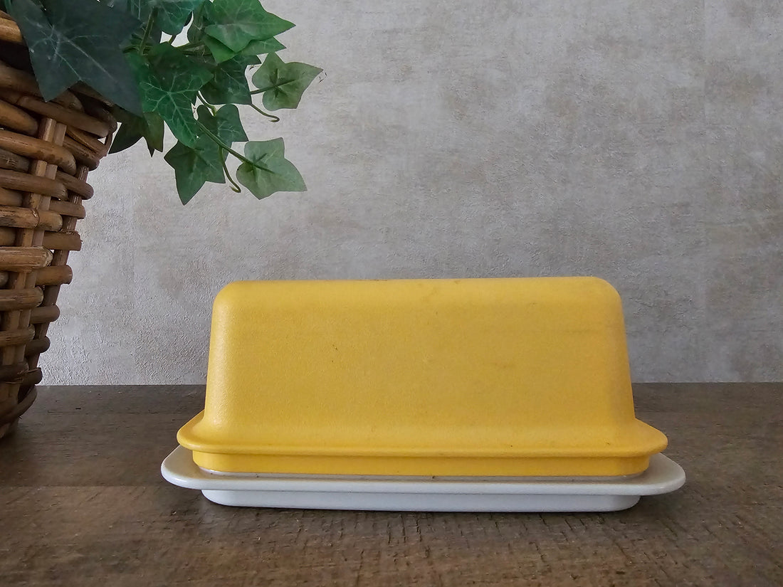 Vintage Tupperware botervloot creme met botergele deksel