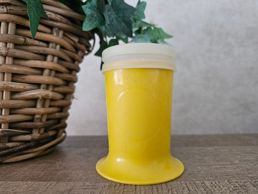 Tupperware vintage kinderbeker met dekesl