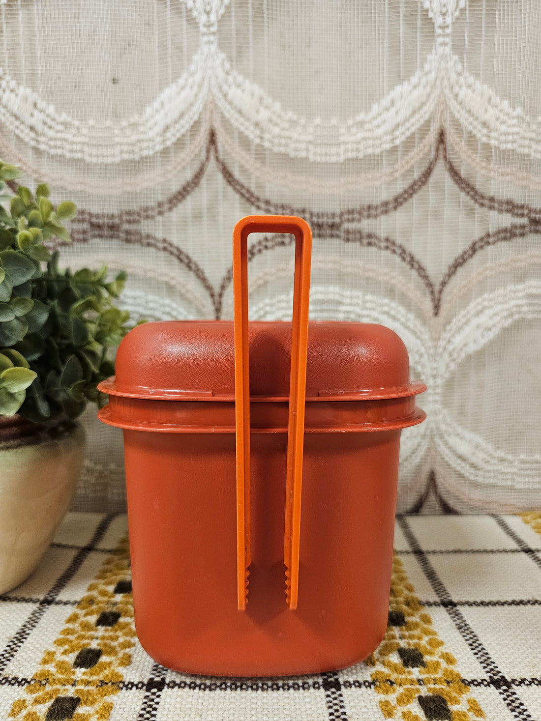Vintage Tupperware ijsemmer met ijstang – roestbruin/oranje kunststof