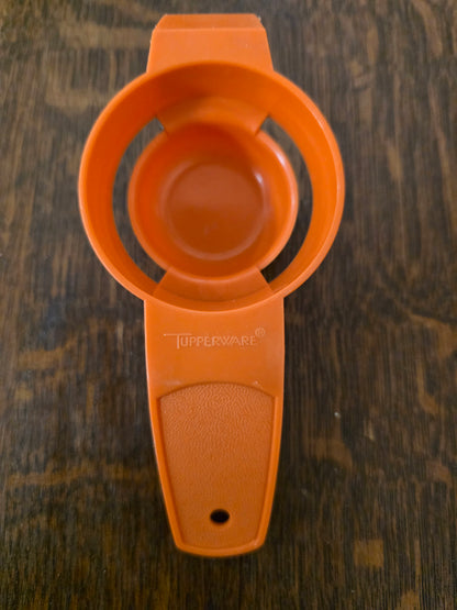 Tupperware oranje eierscheider van kunststof
