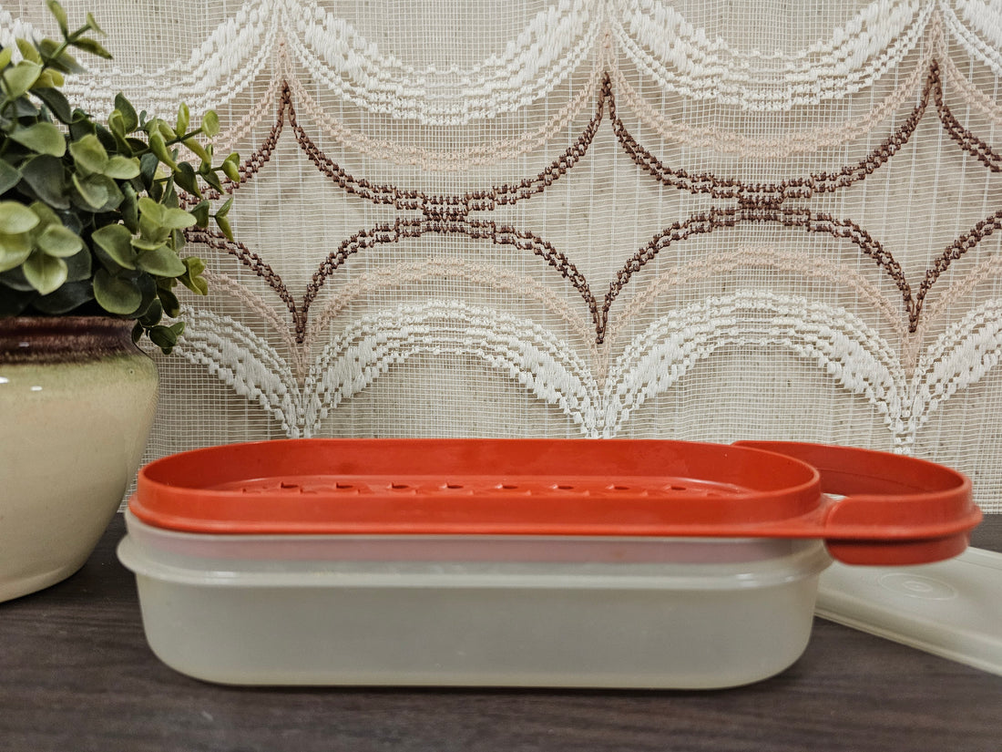Vintage Tupperware raspaardje met opvangbakje, praktische rasp voor kaas, groente of chocolade.