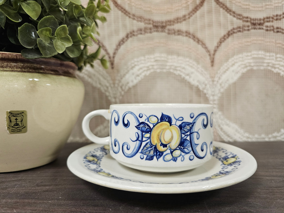 Villeroy &amp; Boch Cadiz kop en schotel in blauw met bloemendecor, jaren ’70 r