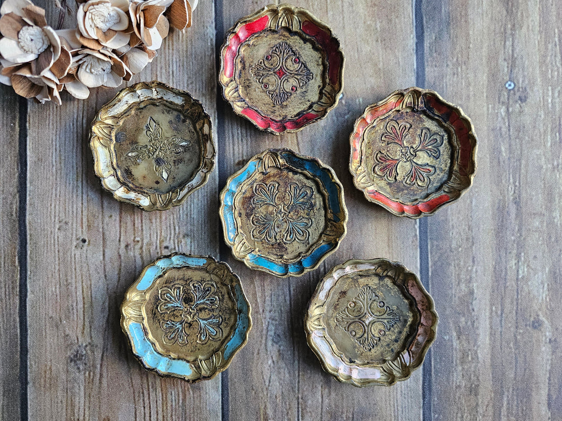 Houten brocante Florentijnse onderzetters diverse kleuren.