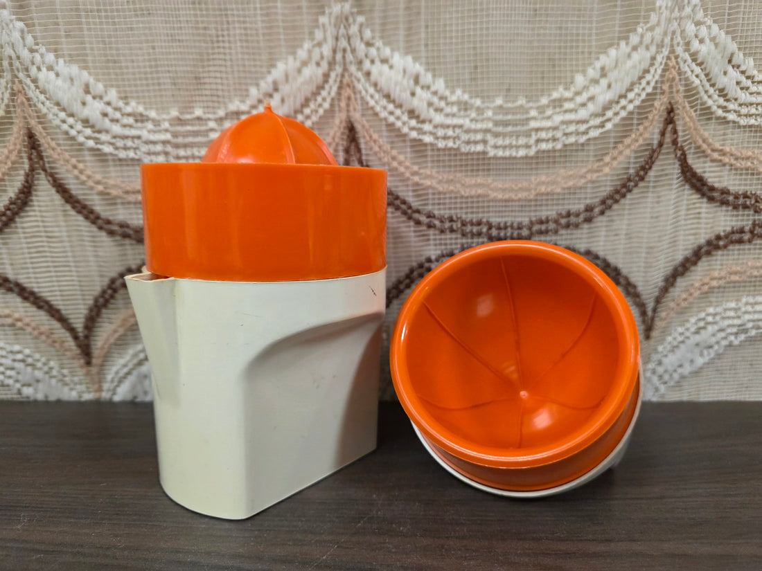 Vintage citruspers oranje wit kunststof