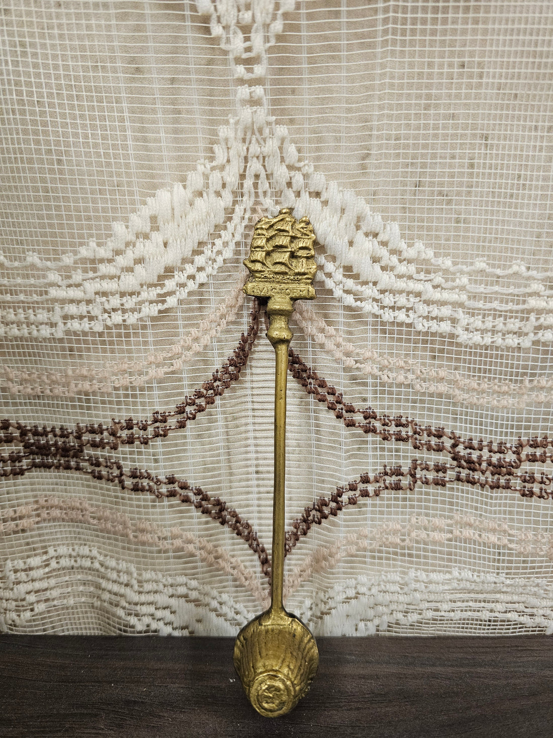 Vintage messing kaarsendover met zeilschip Victory