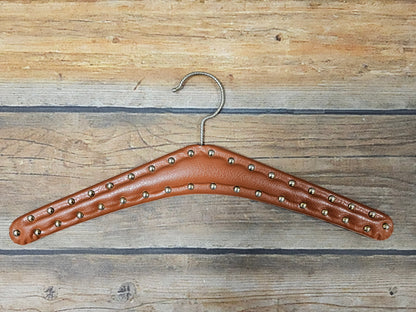 Vintage jaren 60 Skailederen kledinghanger bruin met studs