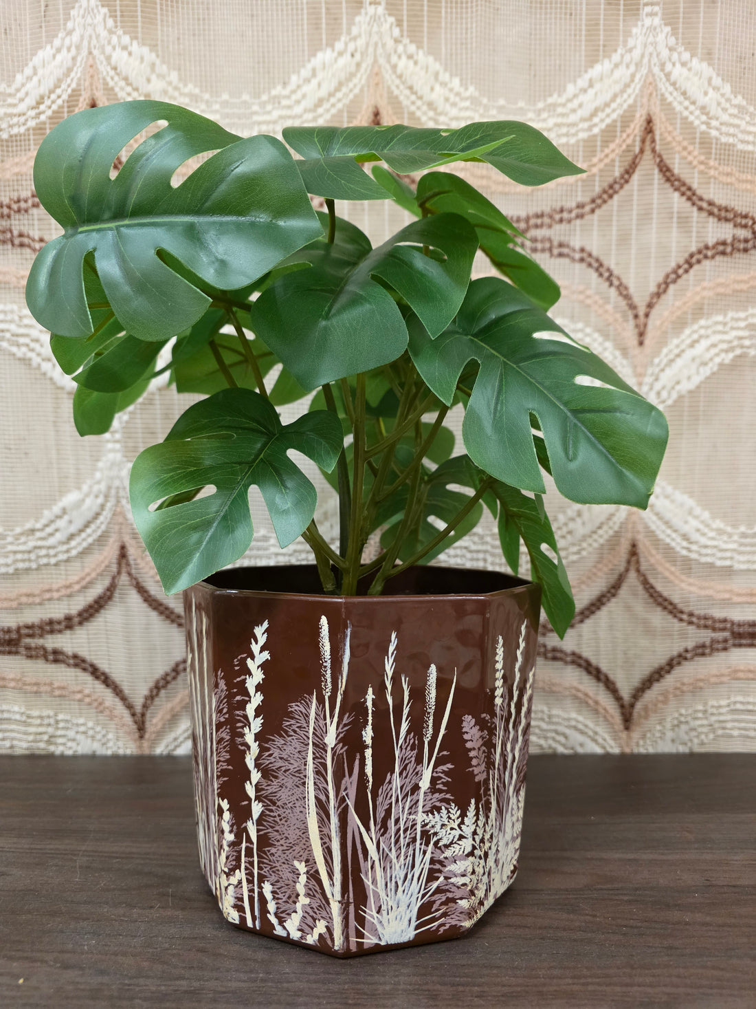 Bruine West Germany bloempot van kunststof met witte plantenprint 13 cm hoog