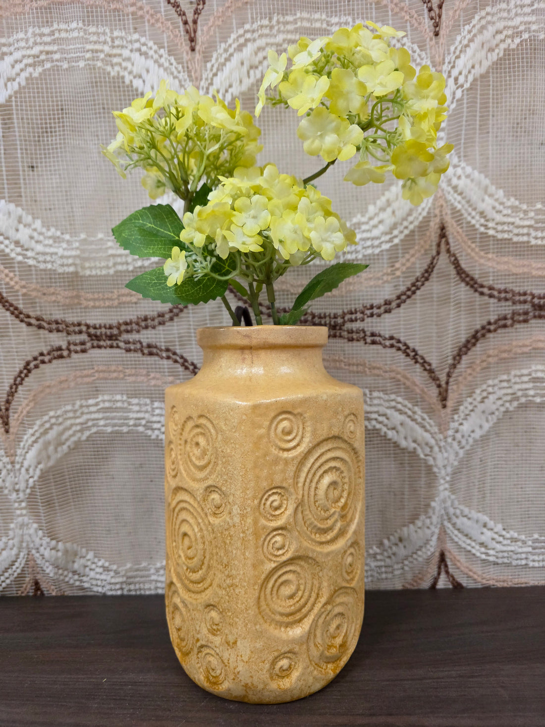 West Germany Jura vaas 282-20 zandkleur reliëf