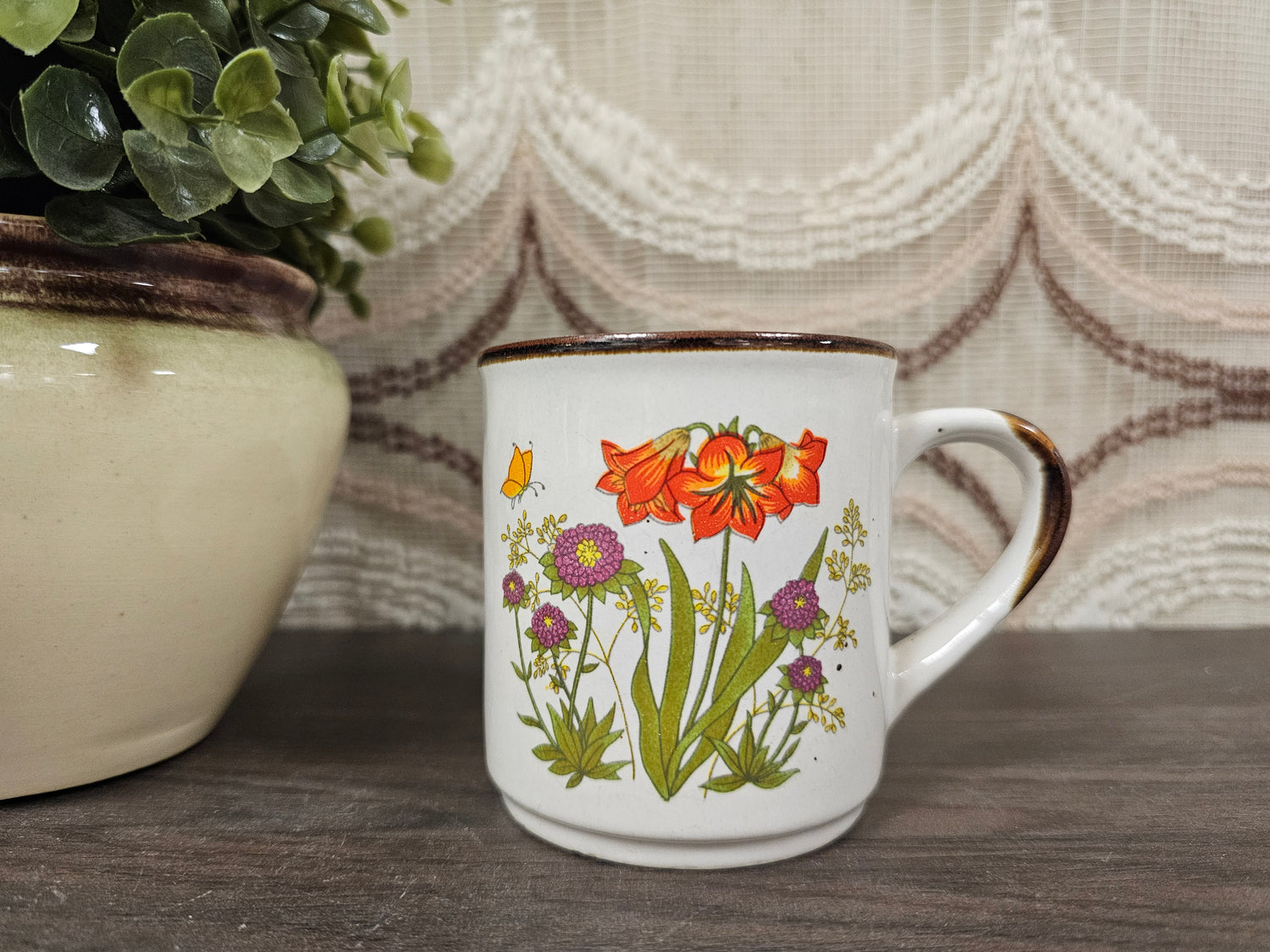 Wildflower vintage beker met rode bloemen en bruine rand, 8 cm hoog