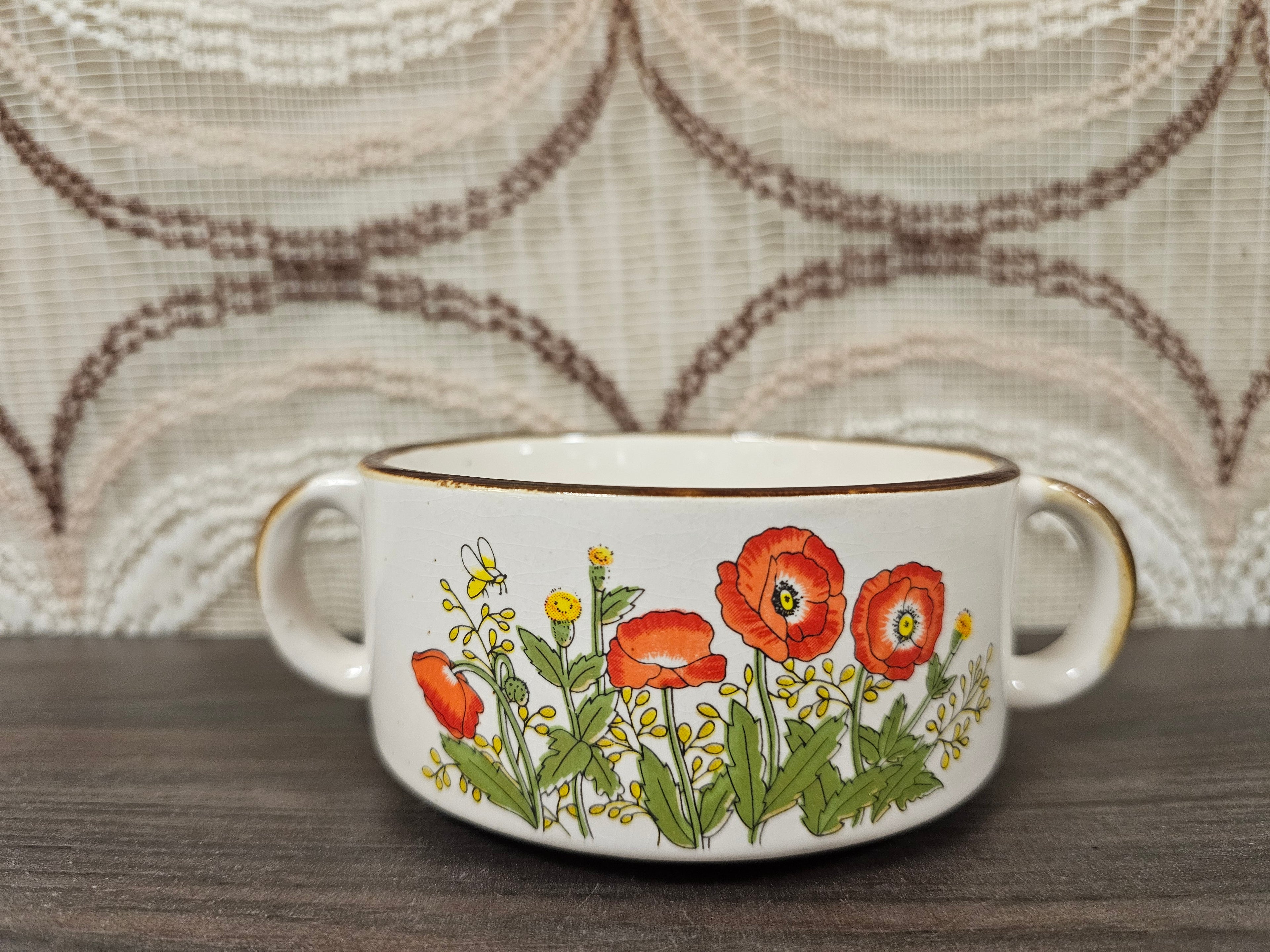 Vintage Wildflower soepkom met rode klaprozen, twee oren, jaren 70