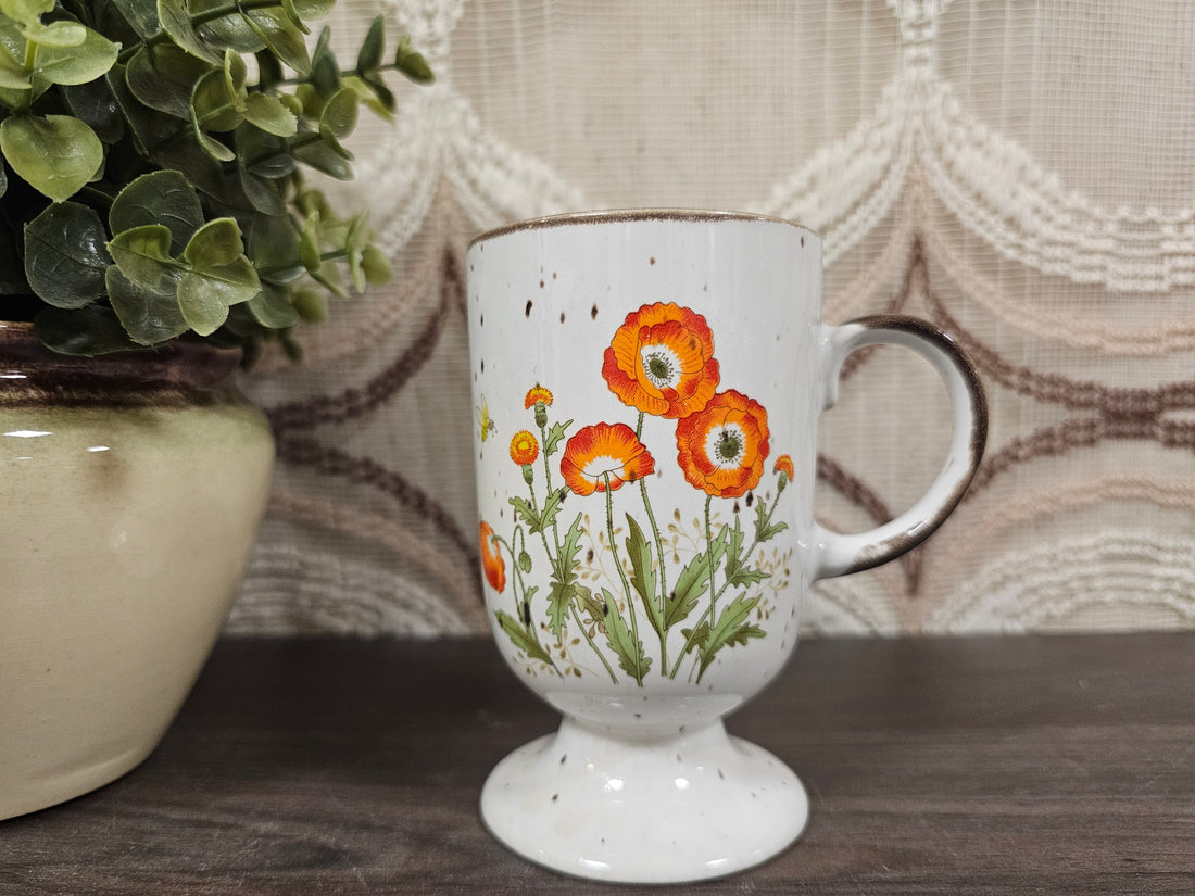 Wildflower vintage beker met klaprozen en bruine rand, op voet, 12 cm hoog