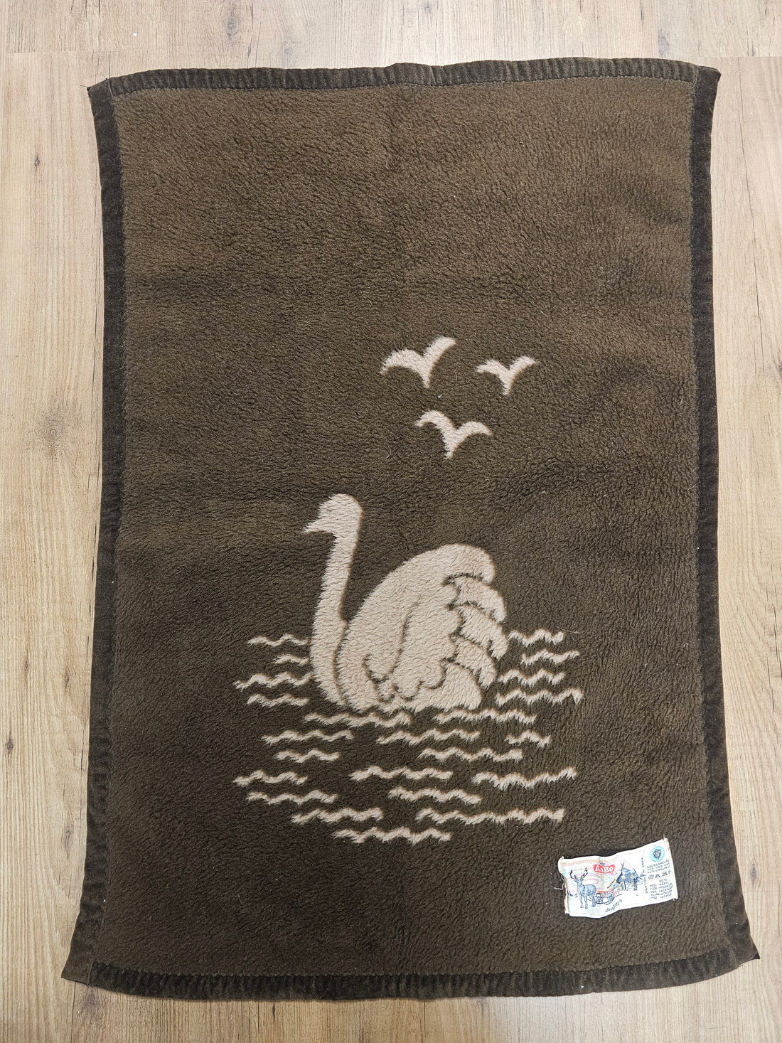 Aabe vintage ledikant deken Dralon Beige zwaan 104x72 cm