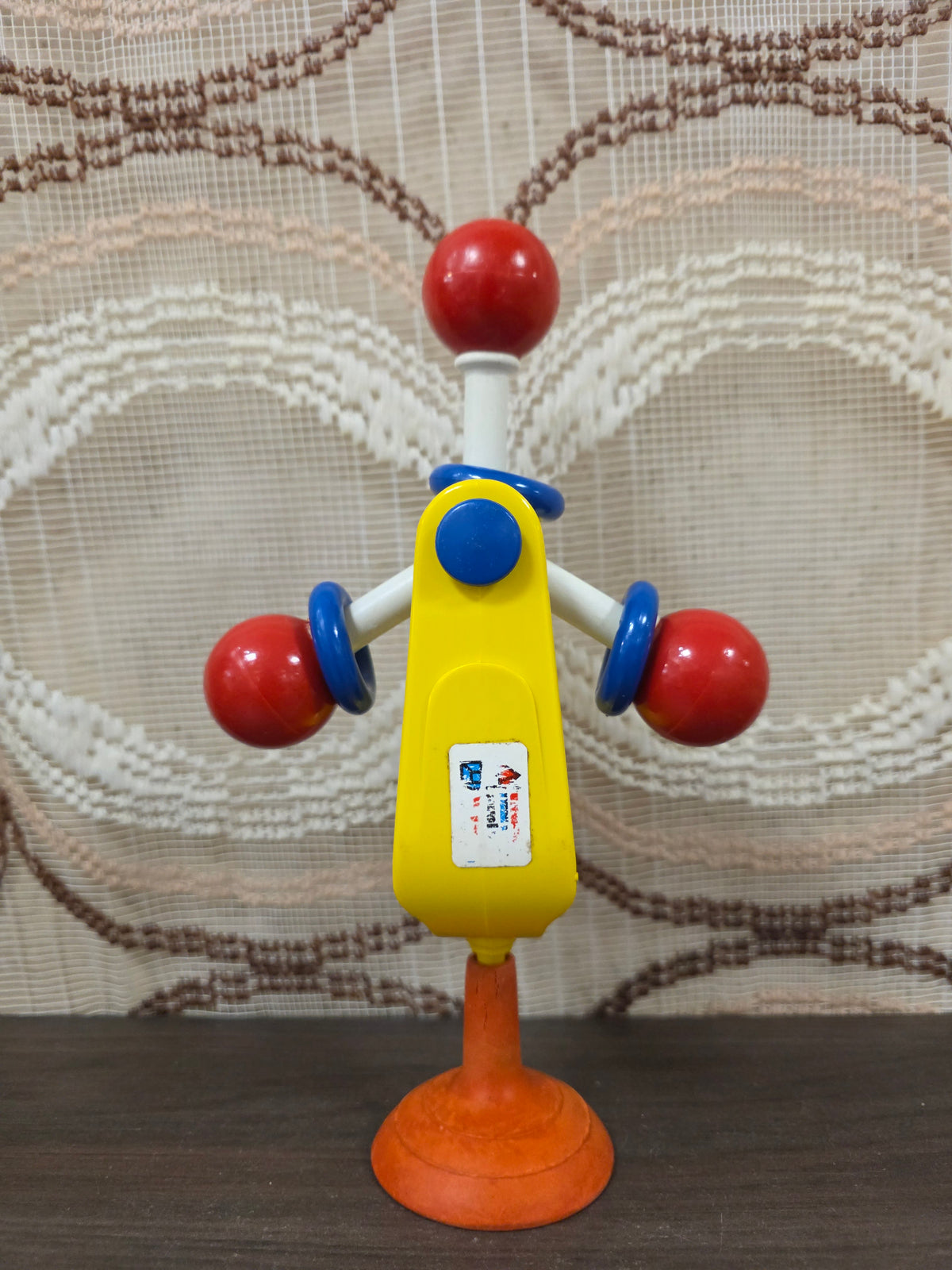 Ambi Toys Rota Rattle vintage draaibare rammelaar met zuignap