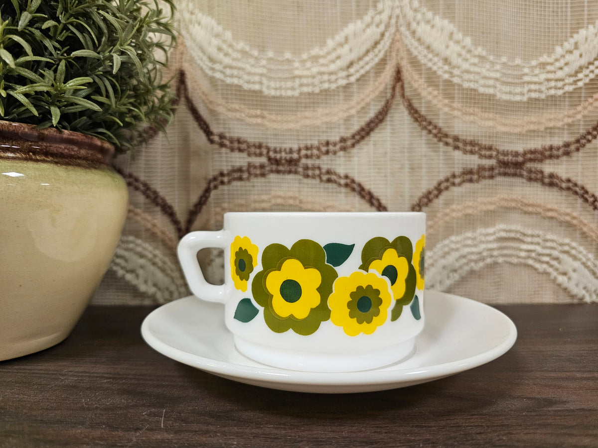 Arcopal France Lotus grote kop en schotel geel / groen