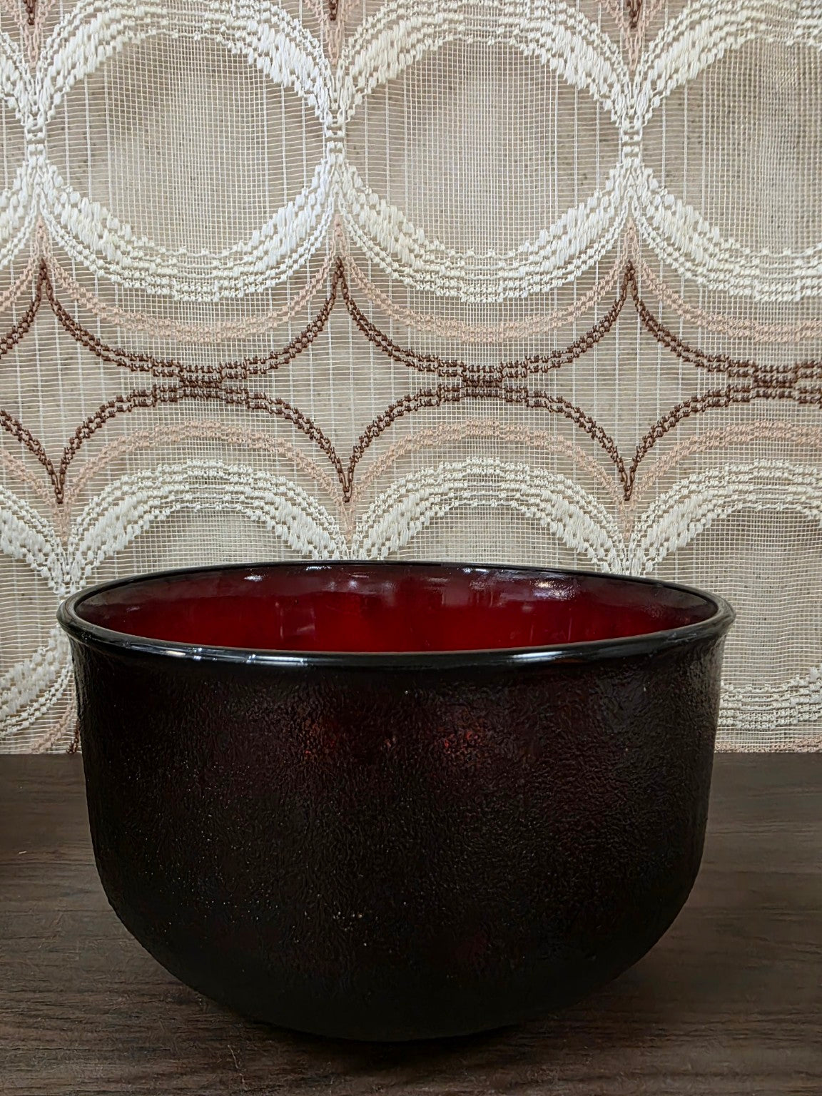 Arcoroc France Sierra rode schaal van 22 cm diameter, zonder inhoud