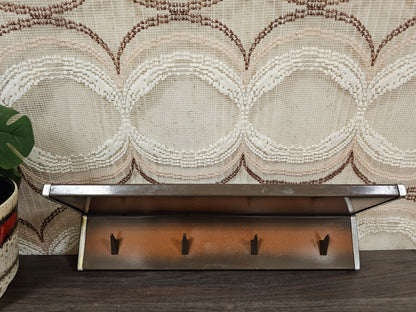 Brabantia Shadow Brown wandplanchet met metalen plank en vier haakjes