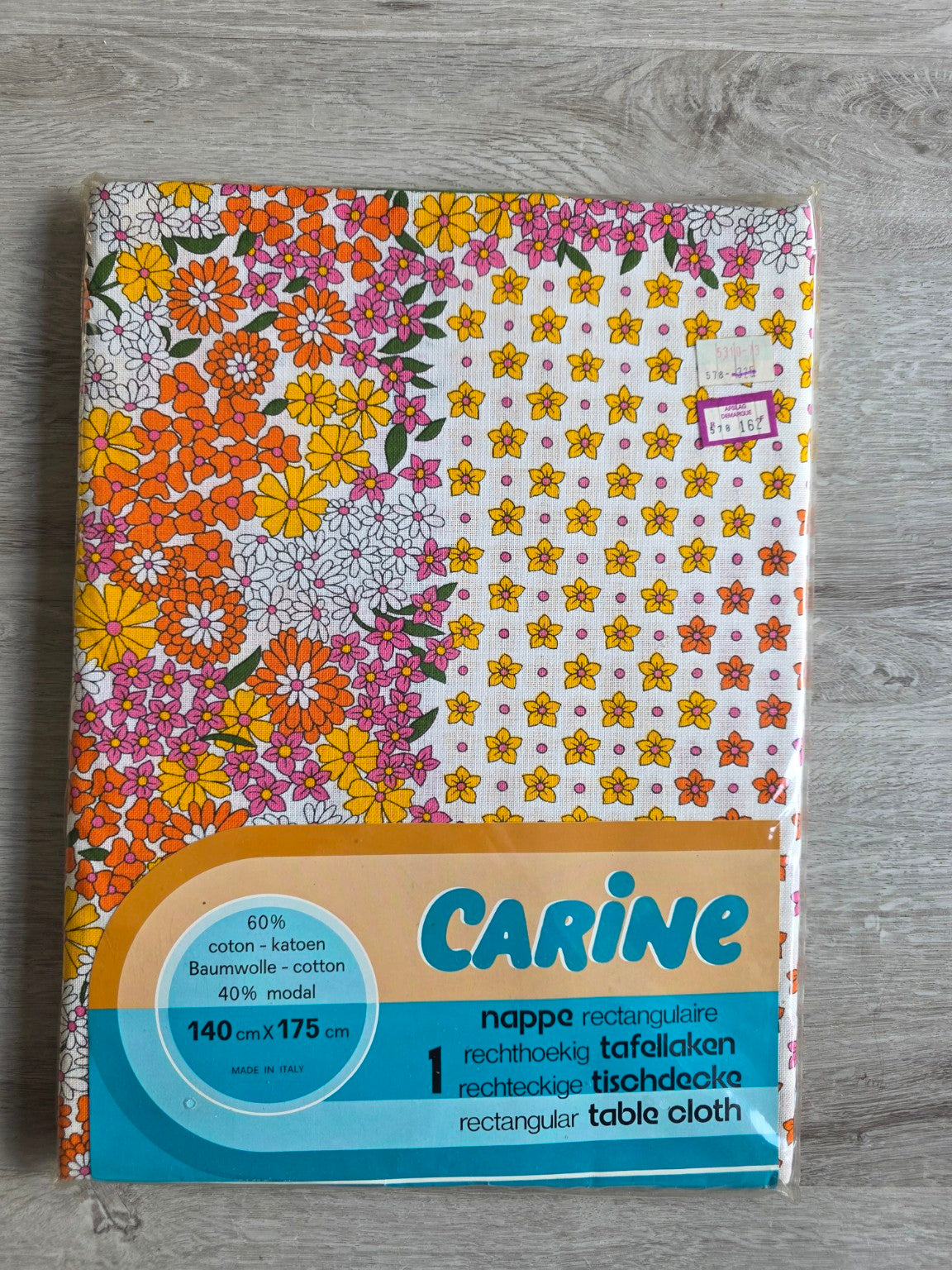 Carine gebloemd tafellaken in gesloten verpakking, 140 x 175 cm