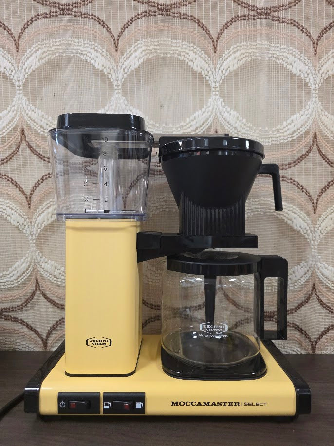 Retro Douwe Egberts Moccamaster Select koffiezetapparaat van Technivorm in pastelgeel