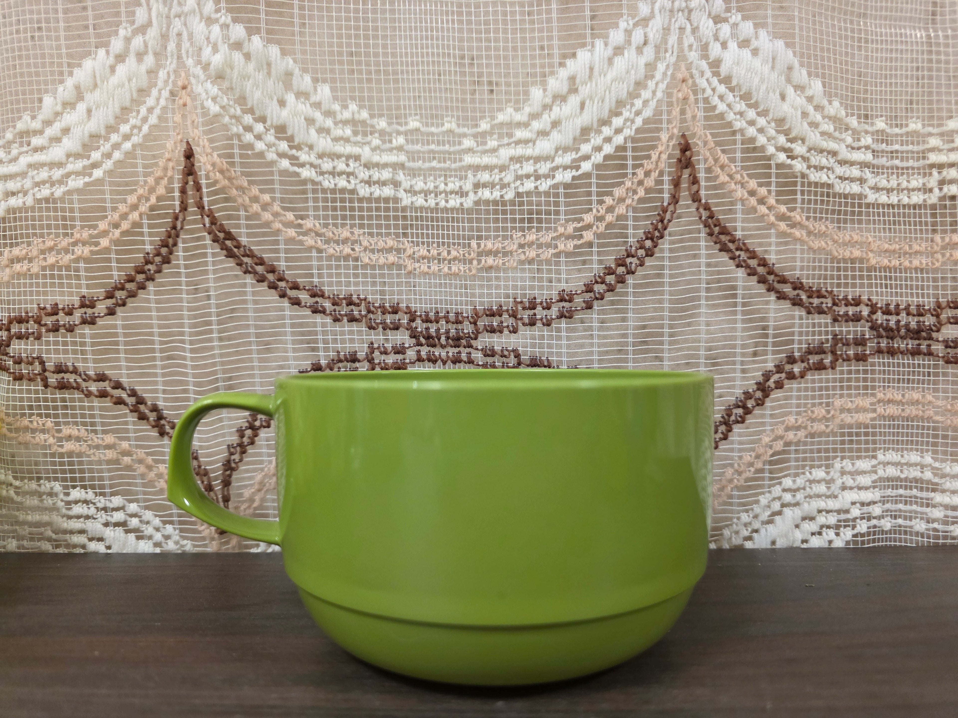 Vintage groene Mepal soepkop nr. 418 van melamine met handvat.