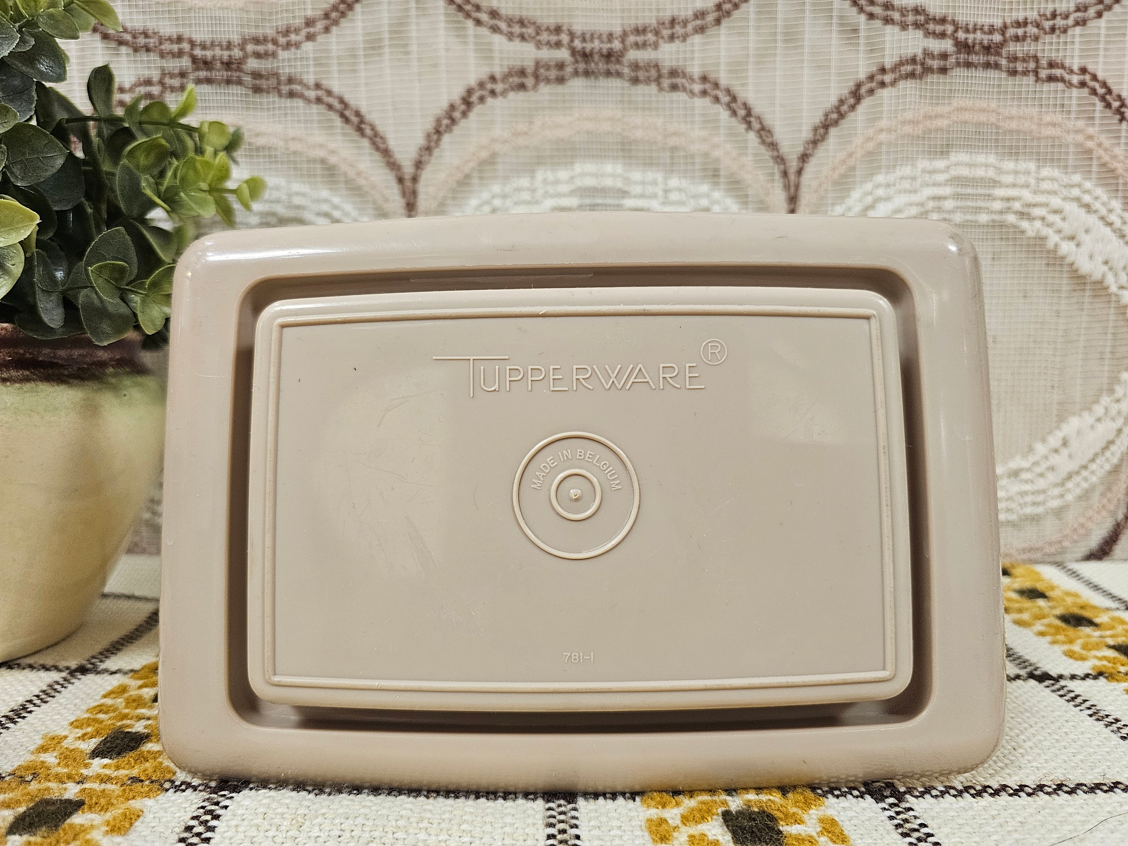 Tupperware beige botervloot