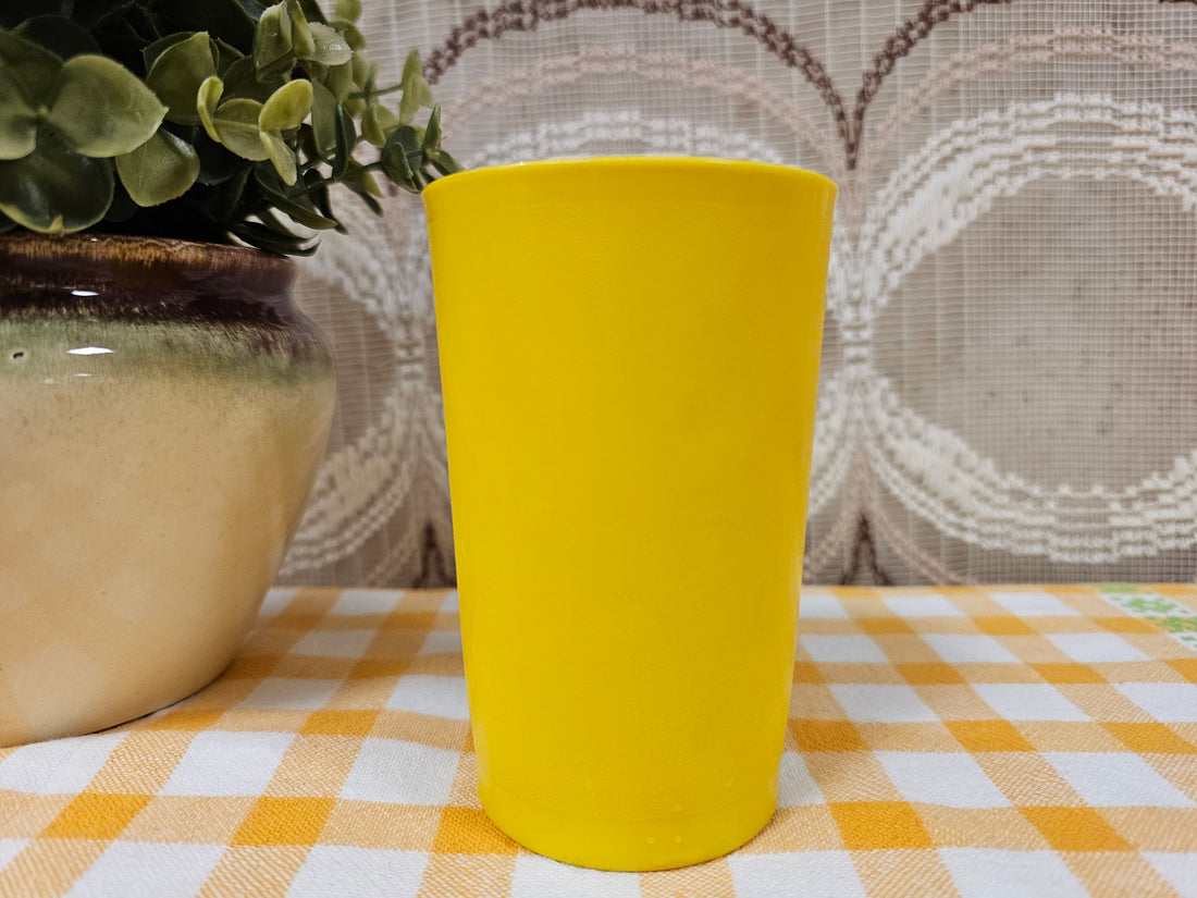 Tupperware beker geel