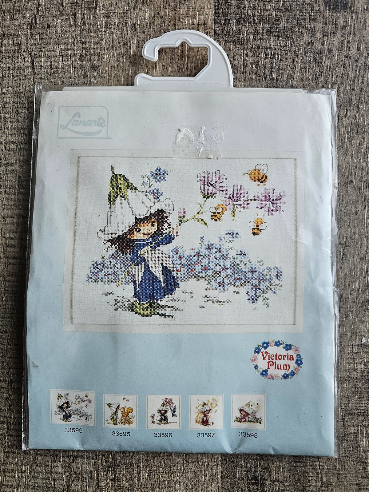 Victoria Plum borduurpakket 33599 vintage