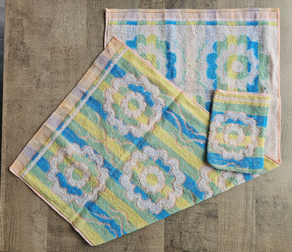 Vintage handdoek pastel bloemen