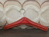 Vintage rode skailederen kledinghanger met studs